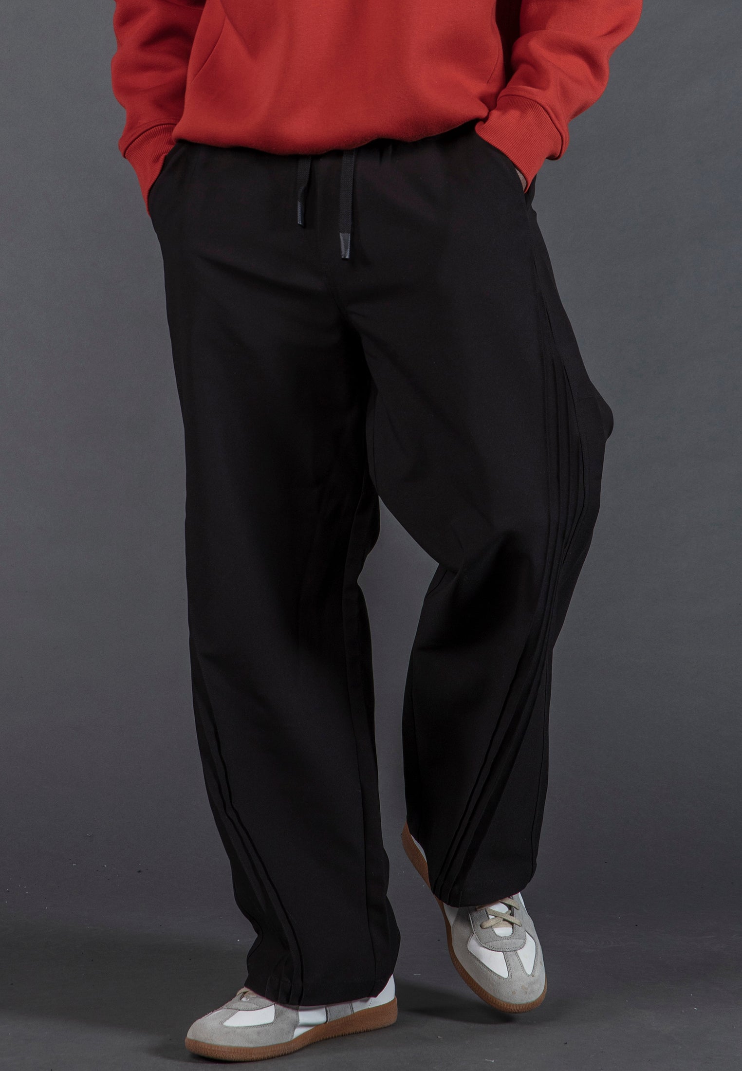 RELAXED THREAD PANTS BLACK