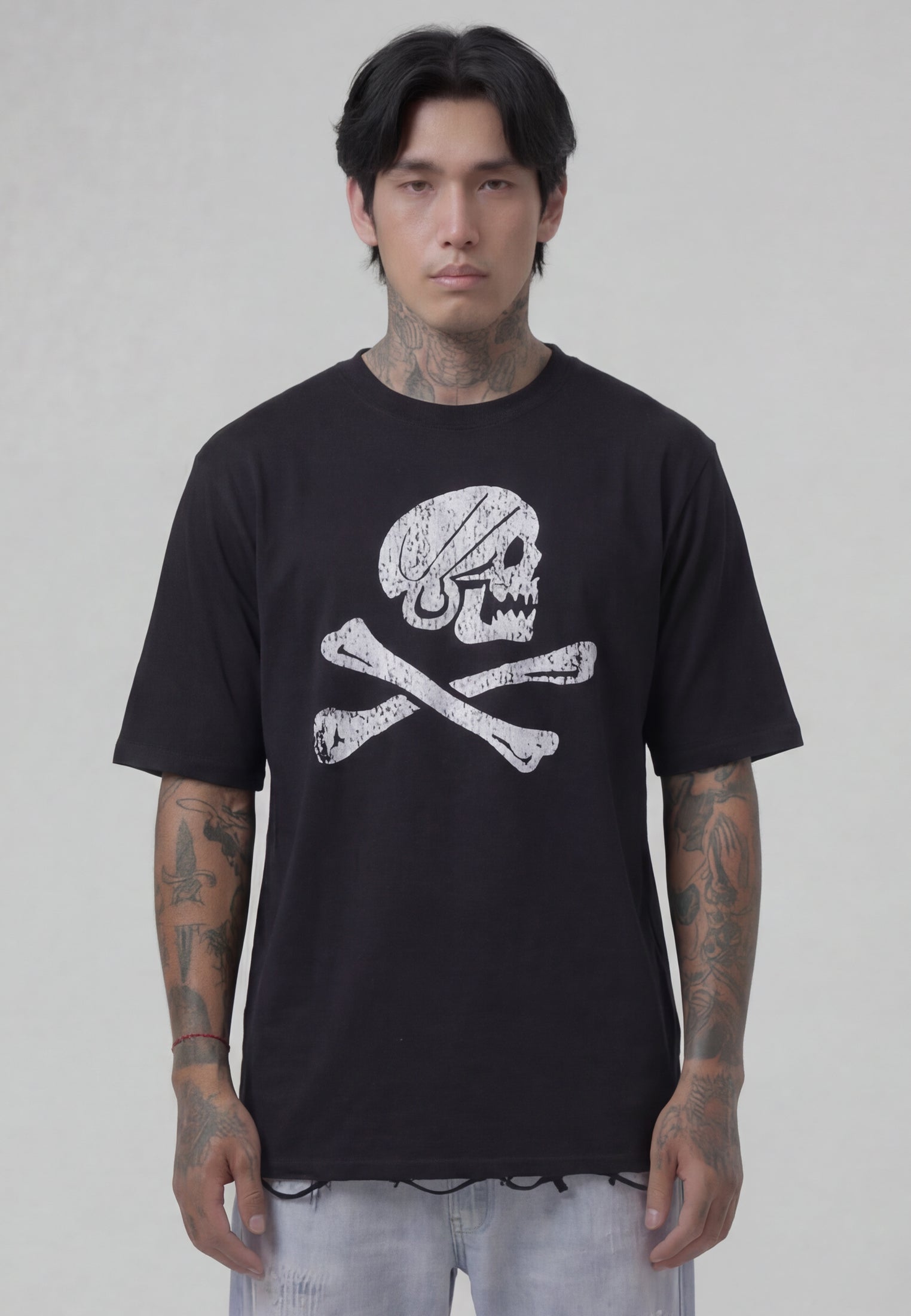 SKULL & CROSSBONES DISTRESSED T-SHIRT BLACK