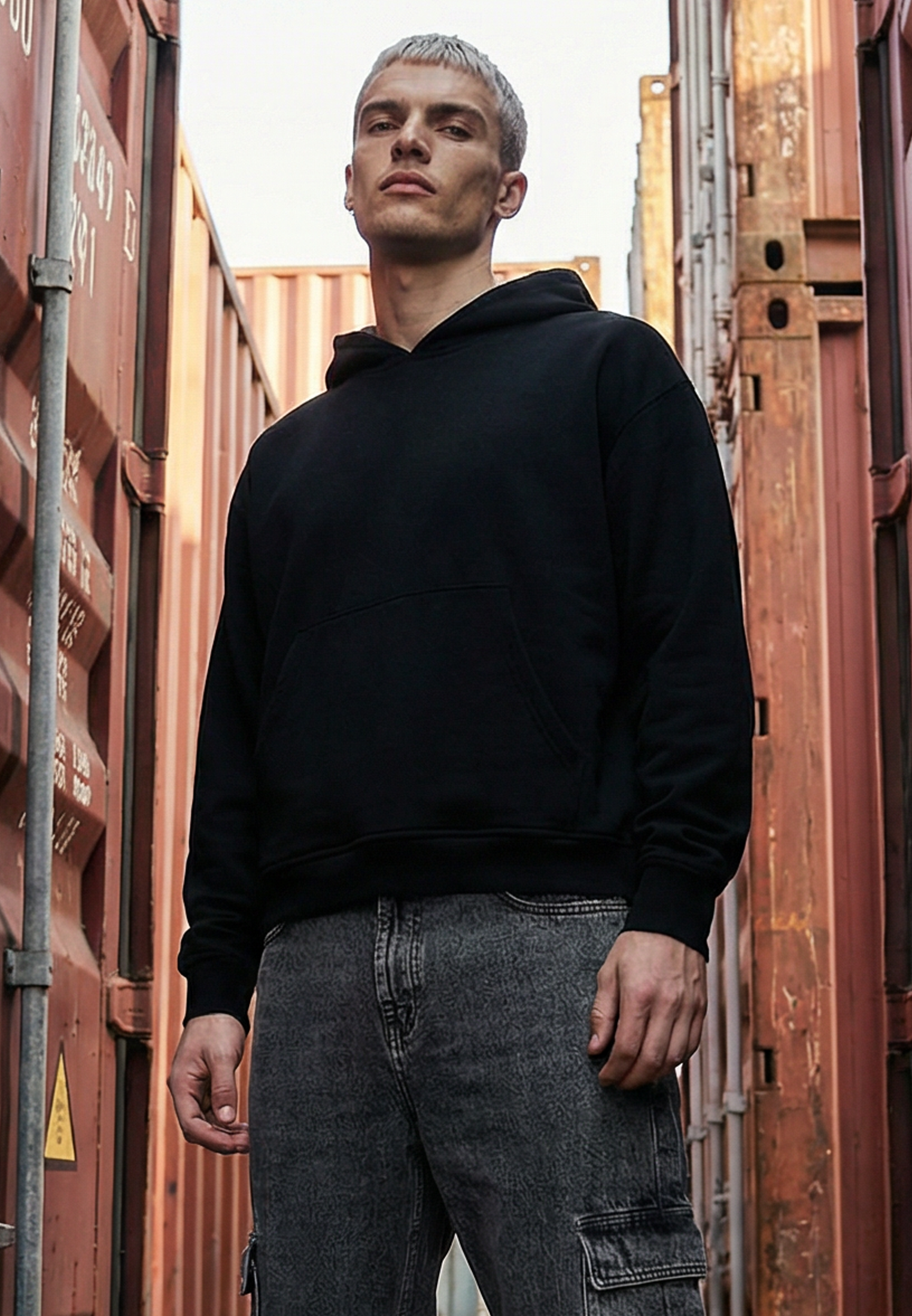 CROP BOX HOODIE BLACK